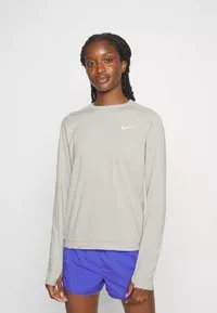 Nike Performance PACER CREW - Langarmshirt - light iron ore/silver/grau - Zalando.de
