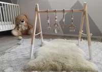 Holzspielbogen von Etsy zum Betrachten, Beruhigen, Trainiern... Bogen inklusive Anhänger