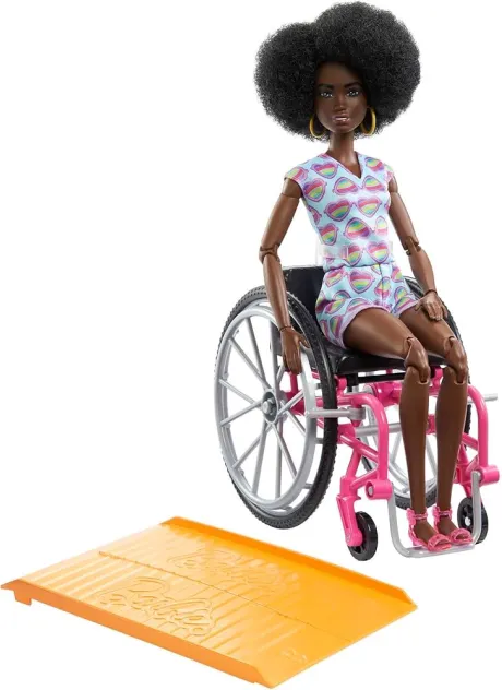 Barbie Fashionistas, Black Hair, Wheelchair with Coloured Jumpsuit, Wheelchair with Ramp, Including Doll, Gift for Children, Toy from 3 Years, HJT14: Amazon.de: Toys