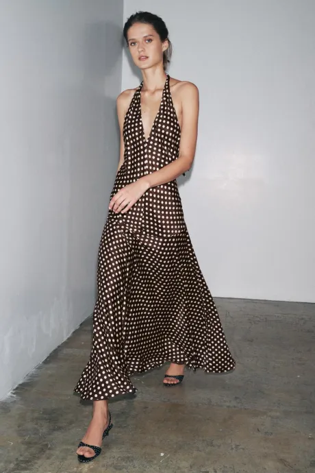 https://www.zara.com/br/pt/vestido-halter-com-bolinhas-zw-collection-p05223016.html?v1=480584235&v2=2509385